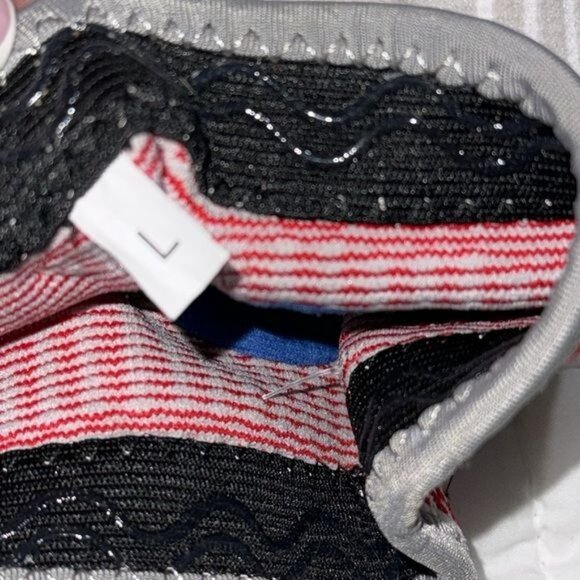 Move Professional Knee Brace With Mesh Carry Bag Large Grey & Red Design - Picture 4 of 7